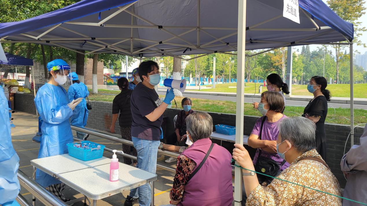 说明: 9.10志愿者工作